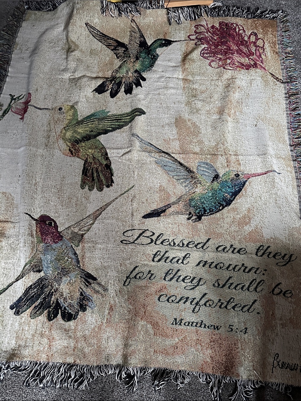 Hummingbird Wall Tapestry with Matthew 5:4 - Cream and Green